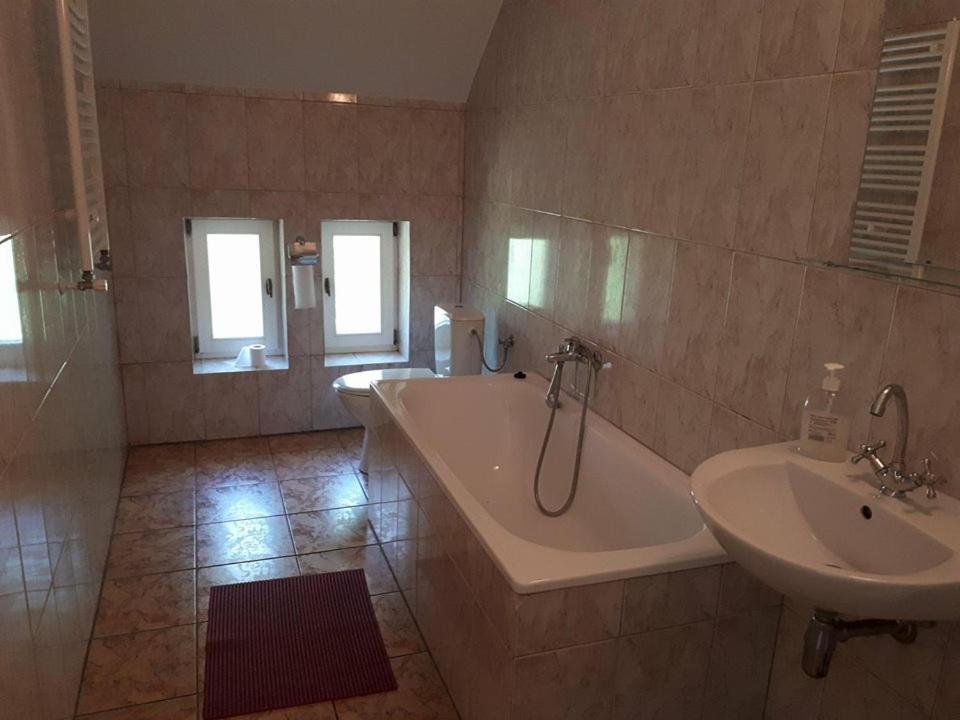 Stado Ogierow Sierakow Hotell Sierakow  Eksteriør bilde